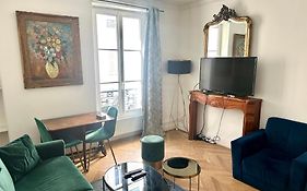 Home Sweet Home Champs De Mars